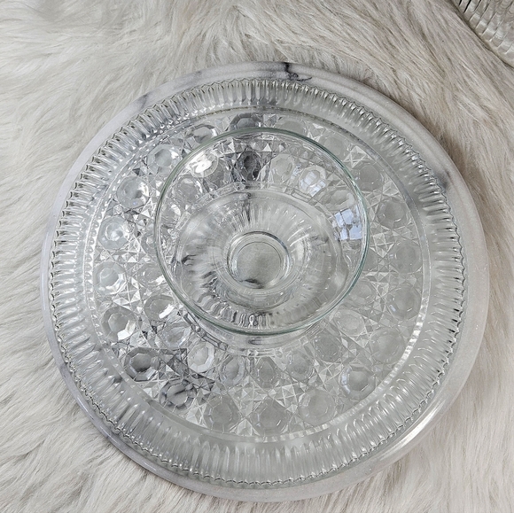 Anchor Hocking Monaco Ribbed Glass Cake Dome And Windsor Button Cane Plate - Picture 6 of 7